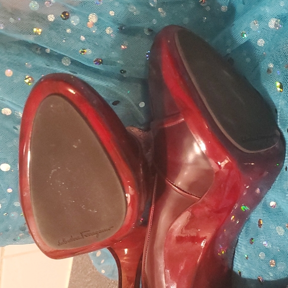 Salvatore Ferragamo Heels Shade of Red - Picture 8 of 15